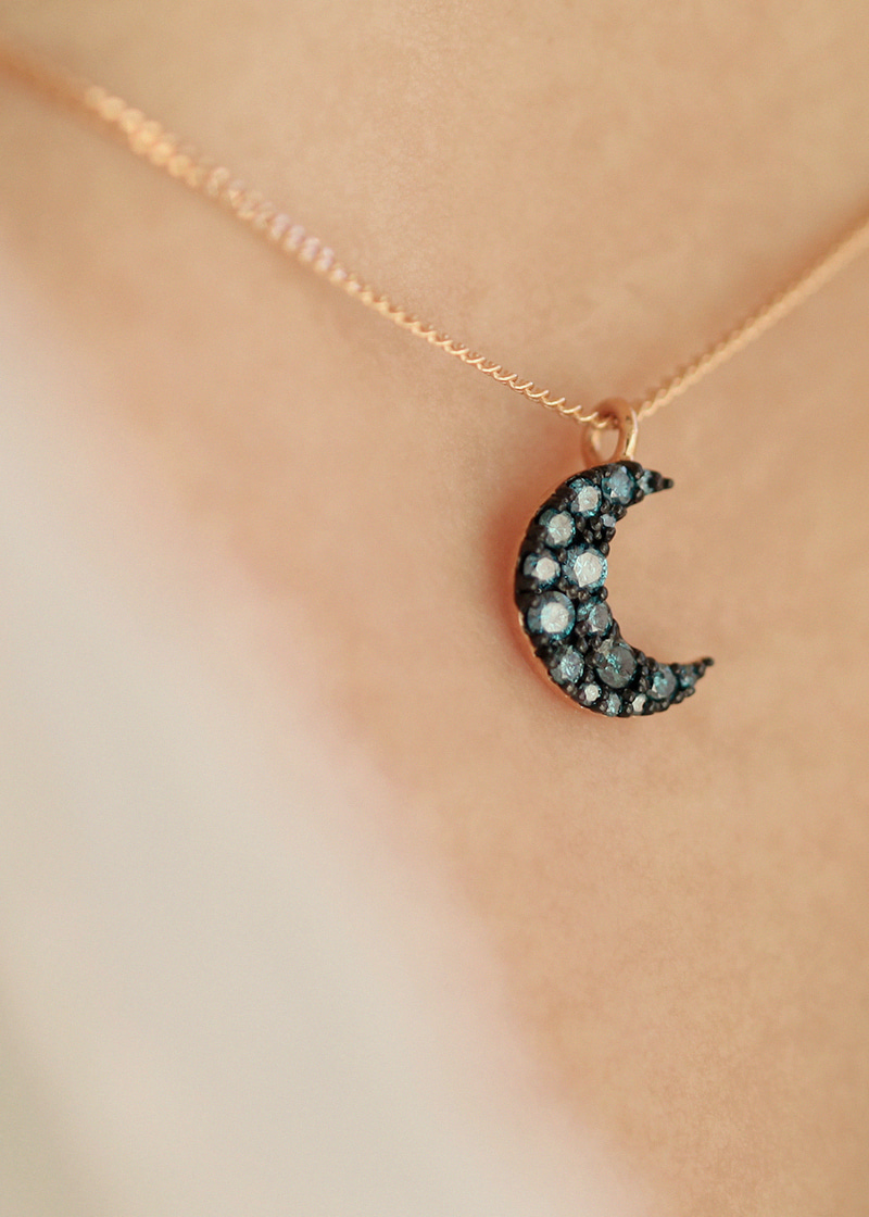 Made by K/BB Blue Diamond New Moon Necklace 18K 블루 다이아몬드 초승달 목걸이