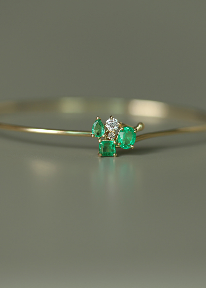 3P Emerald, 2P Diamond Bangle Bracelet 18K 3P 에메랄드, 2P 다이아몬드 뱅글 팔찌