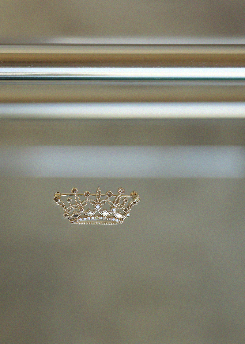 Cognac Diamond Crown Brooch 18K 꼬냑 다이아몬드 왕관 브로치