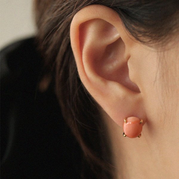 ㆍDesigned by Namheeㆍ Oval Pink Coral Four Prong Earrings 18K 오벌 핑크 산호 네발 귀걸이