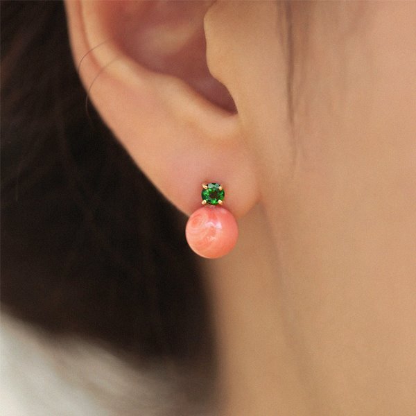 ㆍDesigned by Namheeㆍ Tsavorite, Pink Coral Cherry Earrings 18K 차보라이트, 핑크 산호 체리 귀걸이